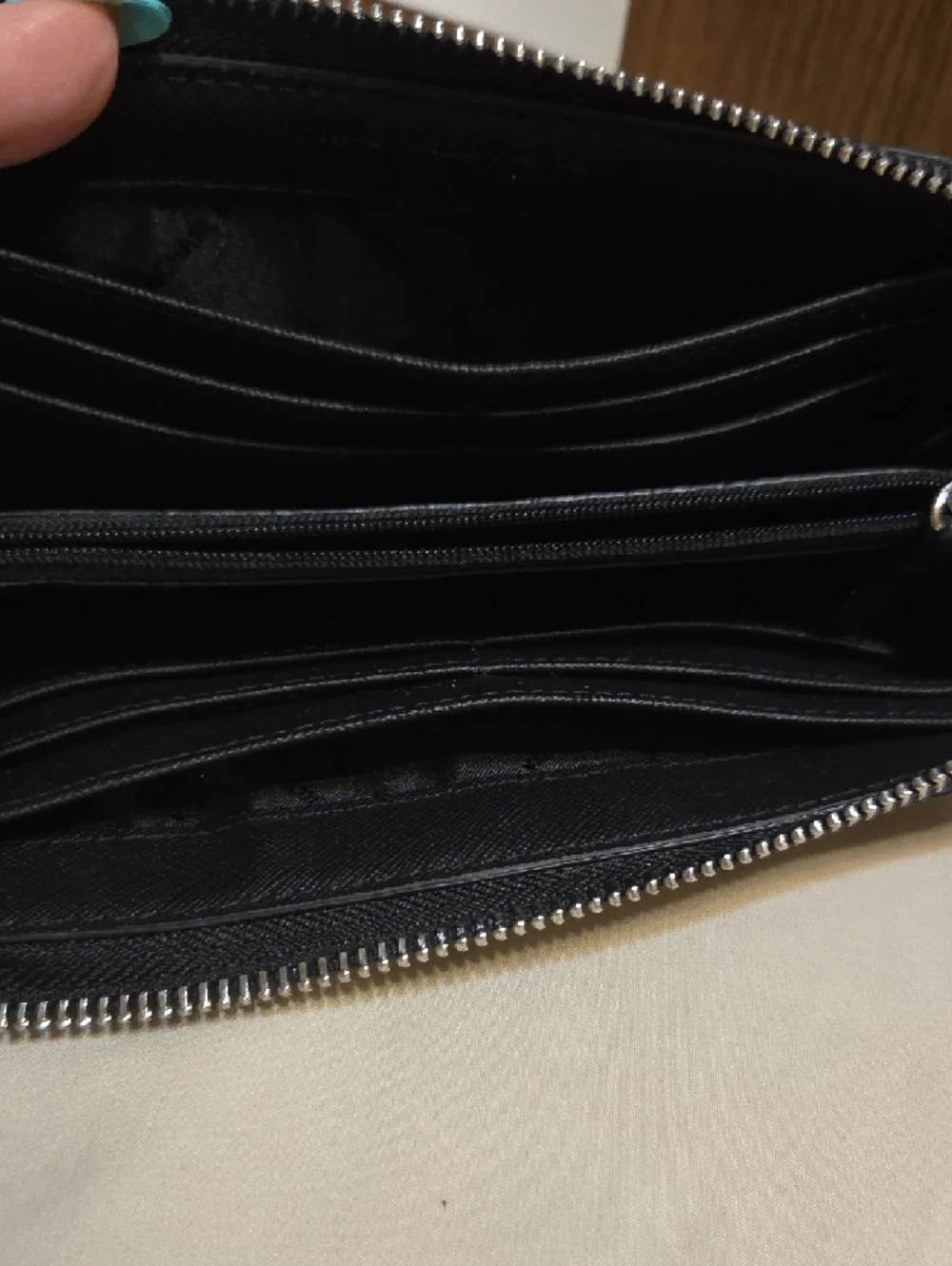 MICHAEL KORS Black Logo Zip Wallet NWOT - Picture 6 of 7